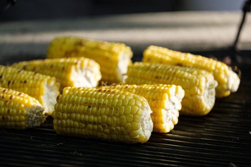 corn, corn on the cob, grilling, grill, grilled food, food