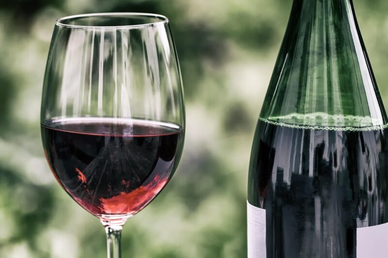 wine, retro, wine glass, wine bottle, red wine, glass, alcohol, liquid, enjoy, glass bottle, enjoyment, wine, wine, wine, wine, wine, red wine, red wine