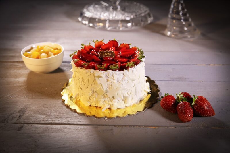 strawberry cake, cake, rawan cake, delicious, food, dessert, sweet, strawberry, white, happy birthday, fruits, strawberries